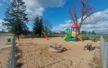 Plac zabaw Nowa Wieś Ujska